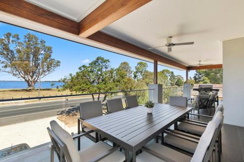 NEW - Sunrise Waters Holiday House