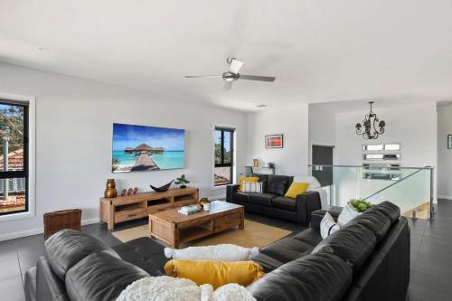 NEW - Sunrise Waters Holiday House