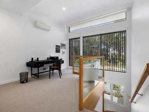 Luxury with lake and hinterland views photo 2