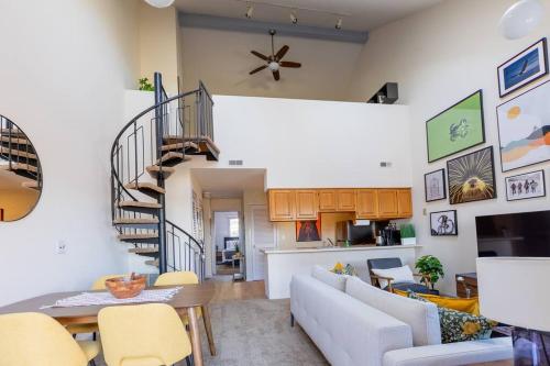 Cozy 2BR condo w/ valley views in Vernon Township, USA