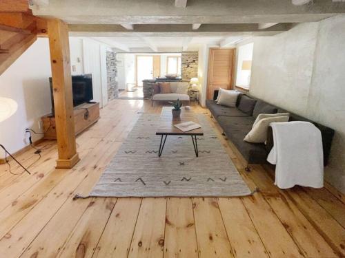 Breezy Hill 3BR Modern & Quiet Home in Catskills in Accord, USA