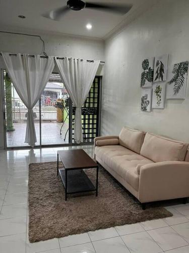 Manjung Modern + Cozy Terrace Home