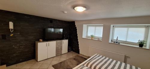 Zimmer im UG direkt in der Innenstadt, Centrum, Schwerin (Foto 4)