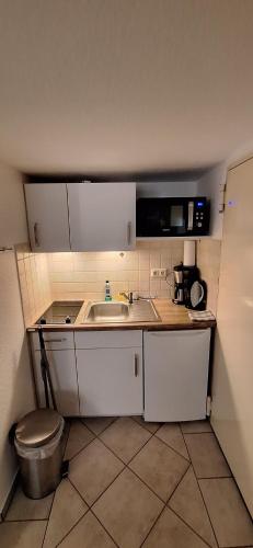 Zimmer im UG direkt in der Innenstadt, Centrum, Schwerin (Foto 8)