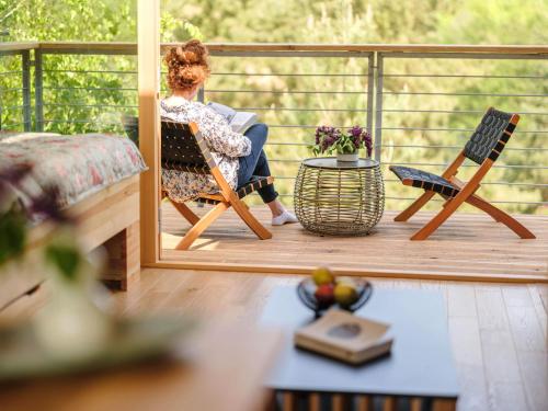Balkons/terase, Bird Lodge for 6 guests, 50 m from the lake, sauna, hot tube in Wielki Gleboczek