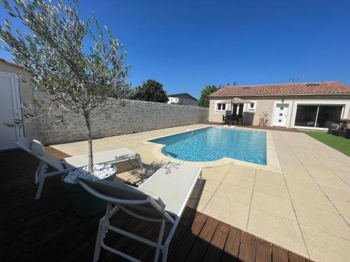 Jolie maison avec piscine - Location saisonnière - Rochefort-du-Gard