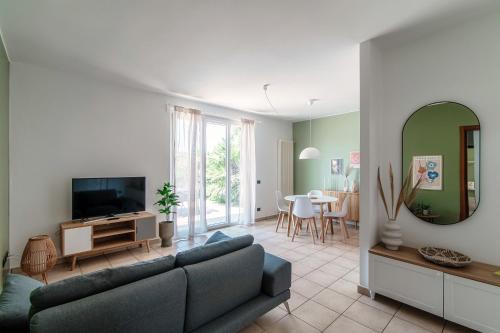 Casa Olivo by Quokka 360 - flat with sun terrace in Cernobbio - Apartment