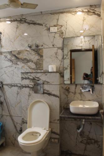 Hindustan By Backpackers Heaven - Traveller's Choice Award 2023-24-25-26 Best of Best Winning Hotel – Delhi, NY