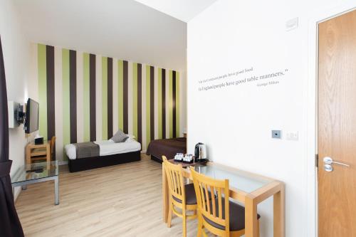 The Cleveland - image 10