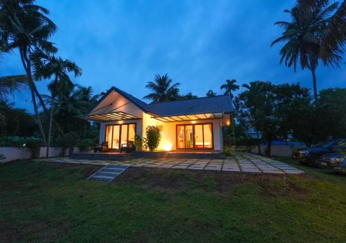 La Riva Kochi By VOYE HOMES - Private Pool Villa