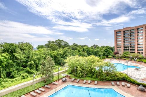 Pentagon City 1BR w WD Pool nr Reagan Airport WDC-558 in Arlington, USA