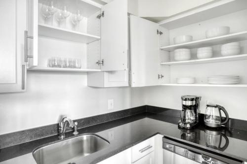 Pentagon City 1BR w WD Pool nr Reagan Airport WDC-558 in Arlington, USA