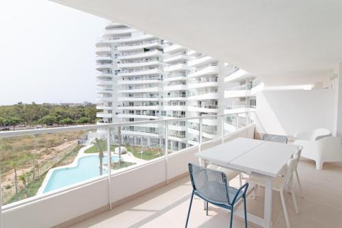 Global Vacacional, Apartamento con terraza, vistas al mar y a la piscina, Canet de Berenguer (fotografie 3)