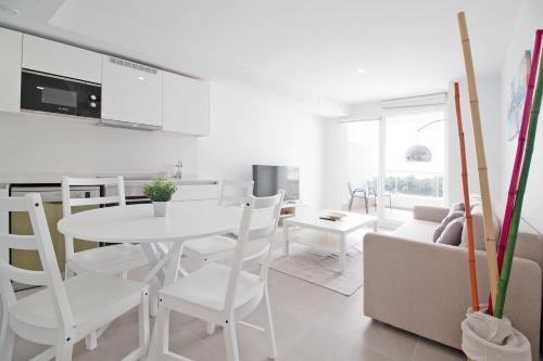 Global Vacacional, Apartamento con terraza, vistas al mar y a la piscina, Canet de Berenguer (fotografie 11)
