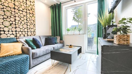 One-Bedroom Apartment image 9