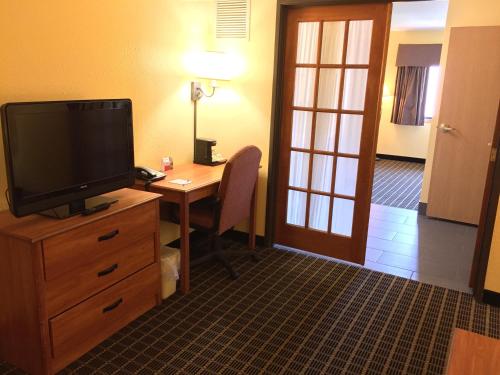 Quality Inn & Suites Harrington - image 5