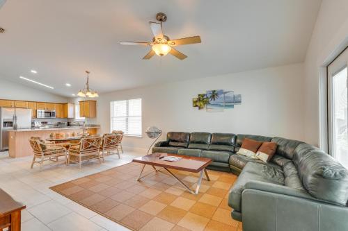 PCB Vacation Home with Community Pool 1 Mi to Beach!