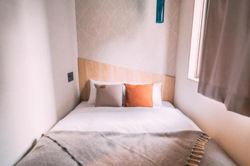 Standard Double Room image 10