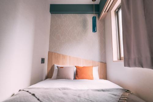Standard Double Room image 5