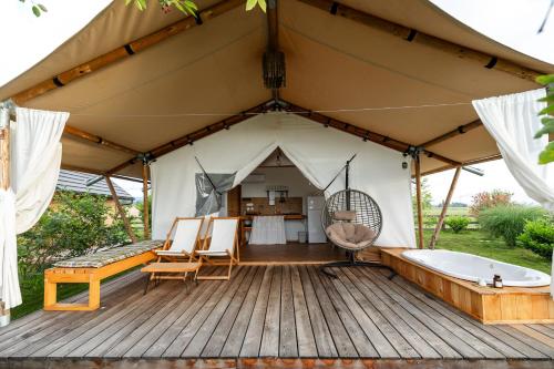 Altan/terrasse, Glamping Kolpa Resort in Gradac