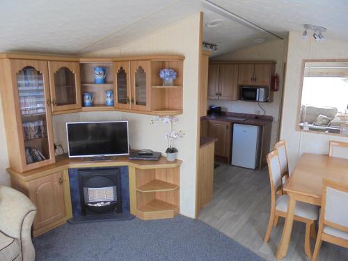 Facilities, Waterside: Waterside Salisbury:- 6 Berth Large Wrap Around Veranda in Ingoldmells