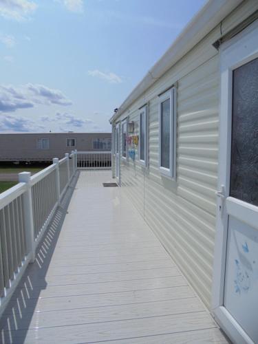 Balcony/terrace, Waterside: Waterside Salisbury:- 6 Berth Large Wrap Around Veranda in Ingoldmells