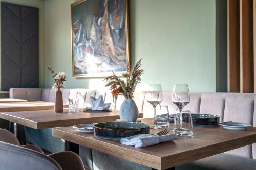 餐廳, Feinheit Hotel & Restaurant, Tor zu Hunsrück und Mittelrhein! (Feinheit Hotel & Restaurant, Tor zu Hunsruck und Mittelrhein!) in 哈爾森巴赫