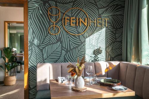 餐廳, Feinheit Hotel & Restaurant, Tor zu Hunsrück und Mittelrhein! (Feinheit Hotel & Restaurant, Tor zu Hunsruck und Mittelrhein!) in 哈爾森巴赫