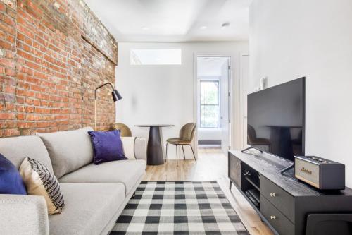 Nolita 2BR w in-unit WD easy nr SoHo NYC-620 in New York, USA