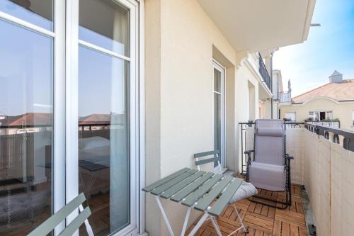 balcon/terasă, Studio cosy, 4Pers, wifi, proche Disney, Parking - AMY RENT in Bussy-Saint Georges