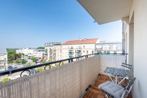 Balcony/terrace, Studio cosy, 4Pers, wifi, proche Disney, Parking - Fairytale Factory in Bussy-Saint-Georges