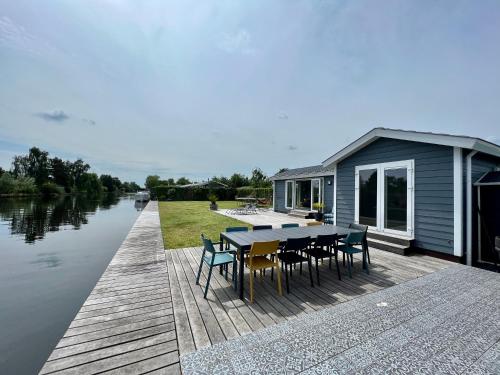 New - Waterfont Villa08 - Private Residence on a lake near Amsterdam, Vinkeveen (photo 2)