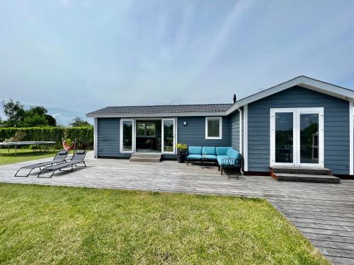 New - Waterfont Villa08 - Private Residence on a lake near Amsterdam in Baambrugse Zuwe