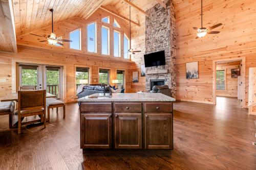 Smoky Mountain Reign in Sevierville, USA