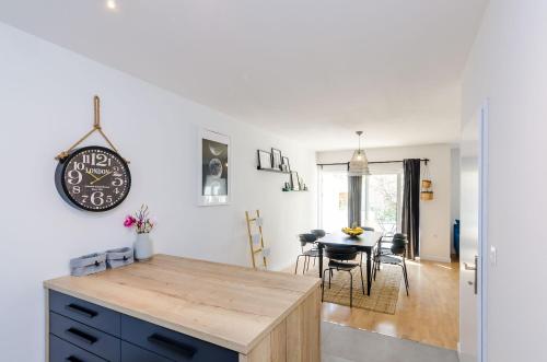 Apartment Sea Shell - image 9