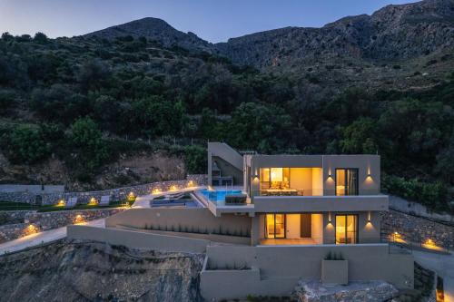 Epsilon Villa, Private Swimming Pool Garden, Panoramic Sunset