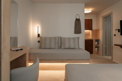 "Makava Suites" Your Luxe Urban Sanctuary