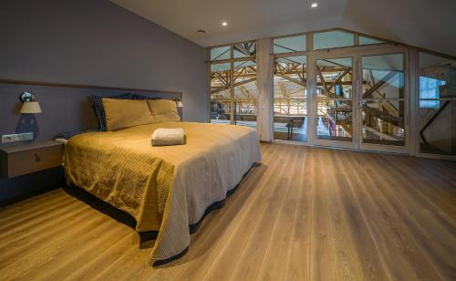 2 bedrooms, 3 beds