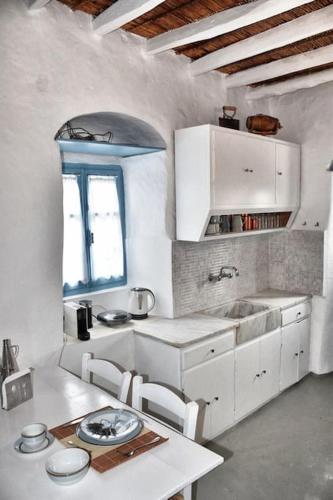 Danae’s cycladic house