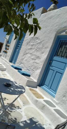 Danae’s cycladic house