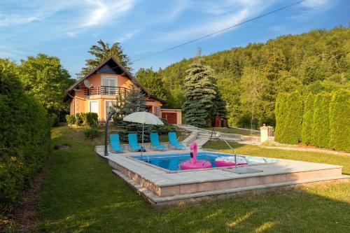Villa Tratea - With Pool