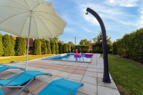 Peldbaseins, Villa Tratea in Tomići Vrbovsko