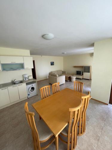 Kavarna Paradise Apartments in Каварна