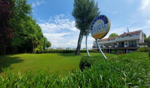 Yachting Hotel Mistral - image 6