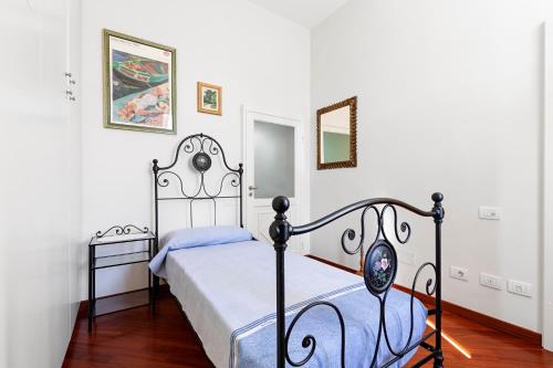 Triple Room with Bathroom image 3