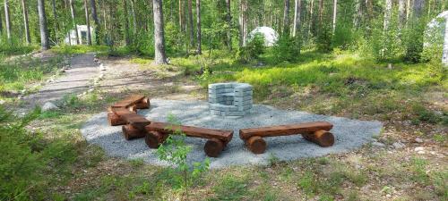 Igloo Glamping LakeLand Camp