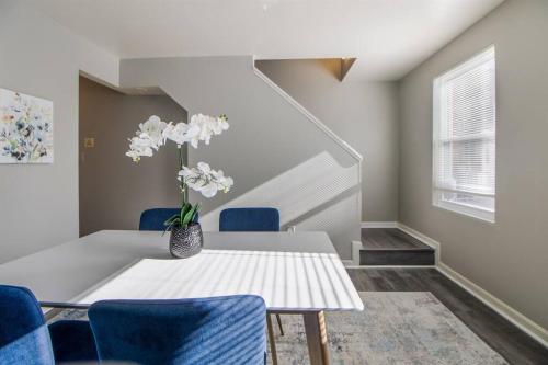 Huge & Unique 2BR/1BA Pet-friendly Family Condo in West Baltimore