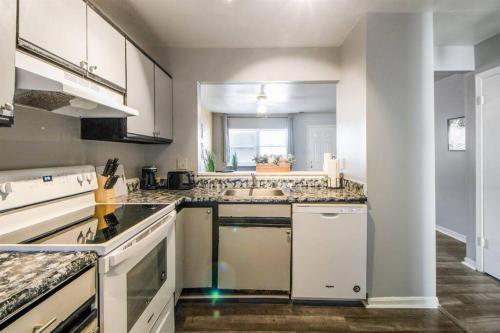 Huge & Unique 2BR/1BA Pet-friendly Family Condo in West Baltimore