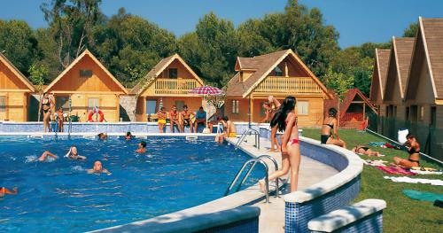 Arc de Bará Camping & Bungalows - Hotel - Roda de Bará