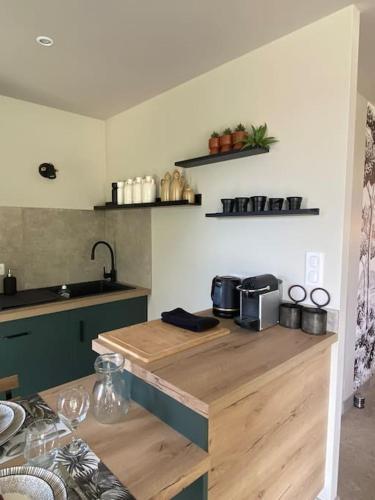 Konyha, LIS ESTELLO - Gîte à FLAYOSC VAR (LIS ESTELLO - Gite a FLAYOSC VAR) in Draguignan